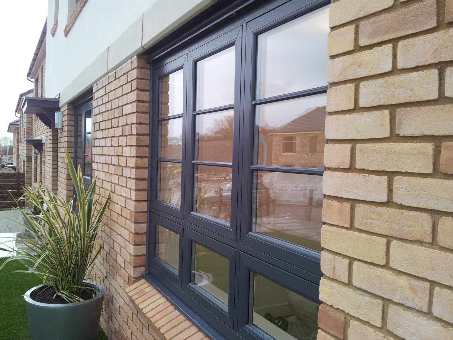 liniar flush casement window